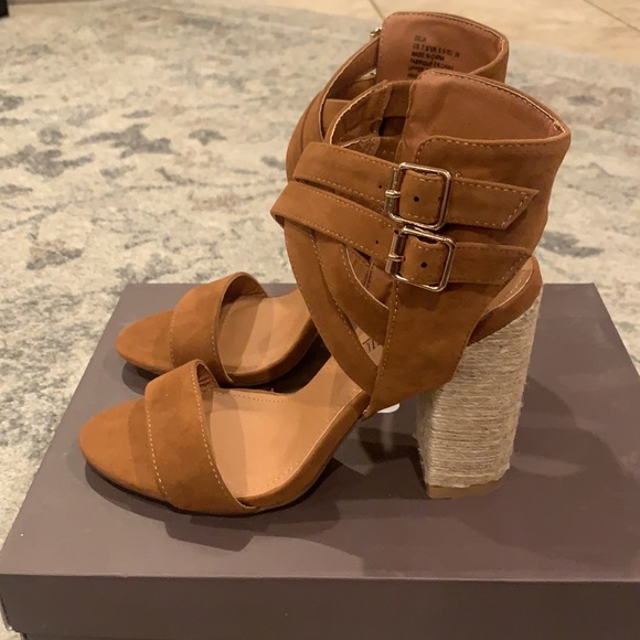 Leila Stone suede sandals size 7.5 - Picture 2 of 6